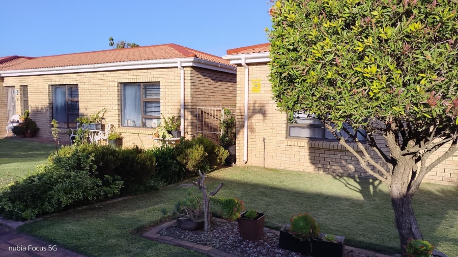 2 Bedroom Property for Sale in Ferreira Town Eastern Cape